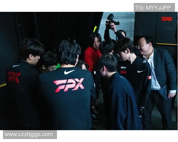电竞赛事热议FPX实力争议引发玩家热情讨论与关注实时数据 电竞赛事热议FPX实力争议引发玩家热情讨论与关注实时数据